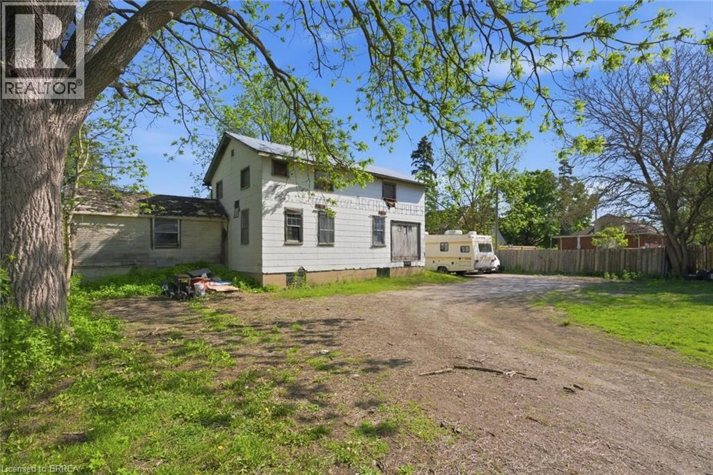 816 Colborne Street E Property Photo 40