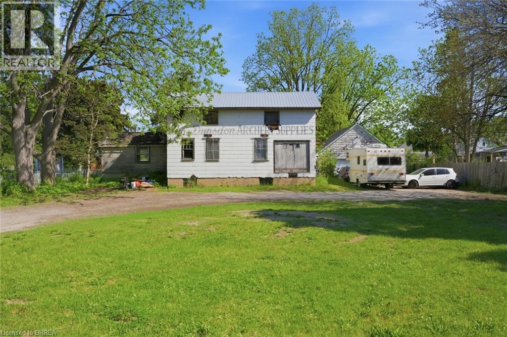 816 Colborne Street E Property Photo 42