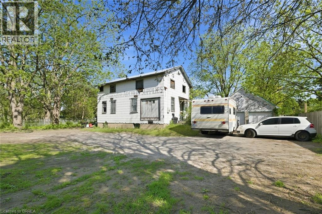 816 Colborne Street E Property Photo 43