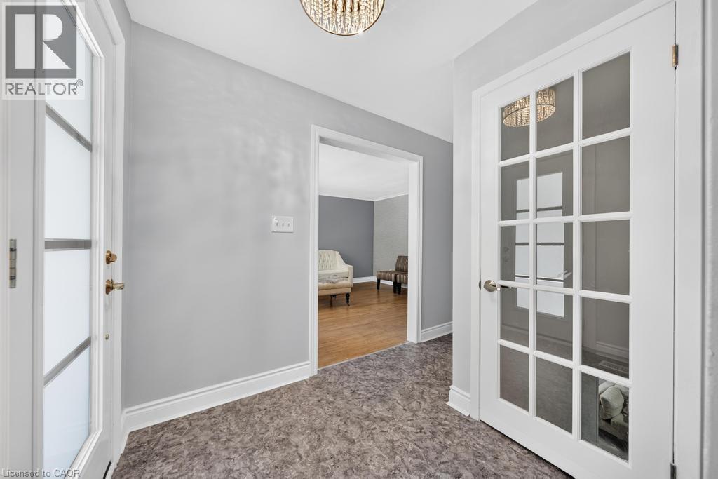 662 Montego Crescent Property Photo 10