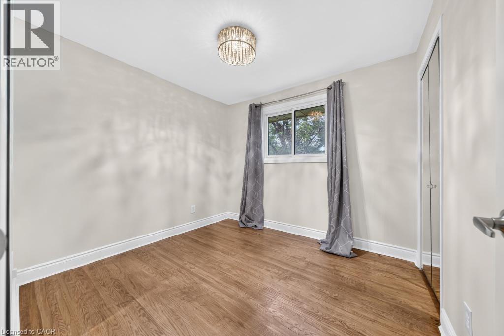 662 Montego Crescent Property Photo 23