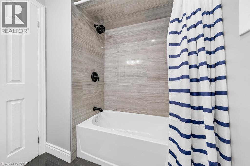 662 Montego Crescent Property Photo 26