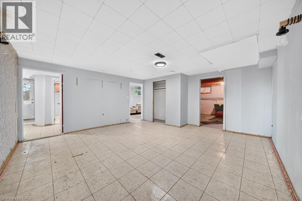 662 Montego Crescent Property Photo 35