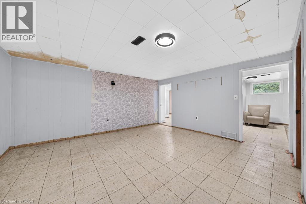 662 Montego Crescent Property Photo 37