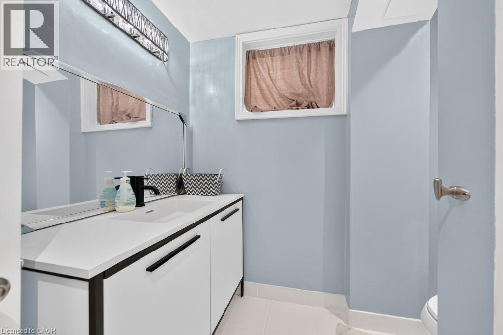 662 Montego Crescent Property Photo 39