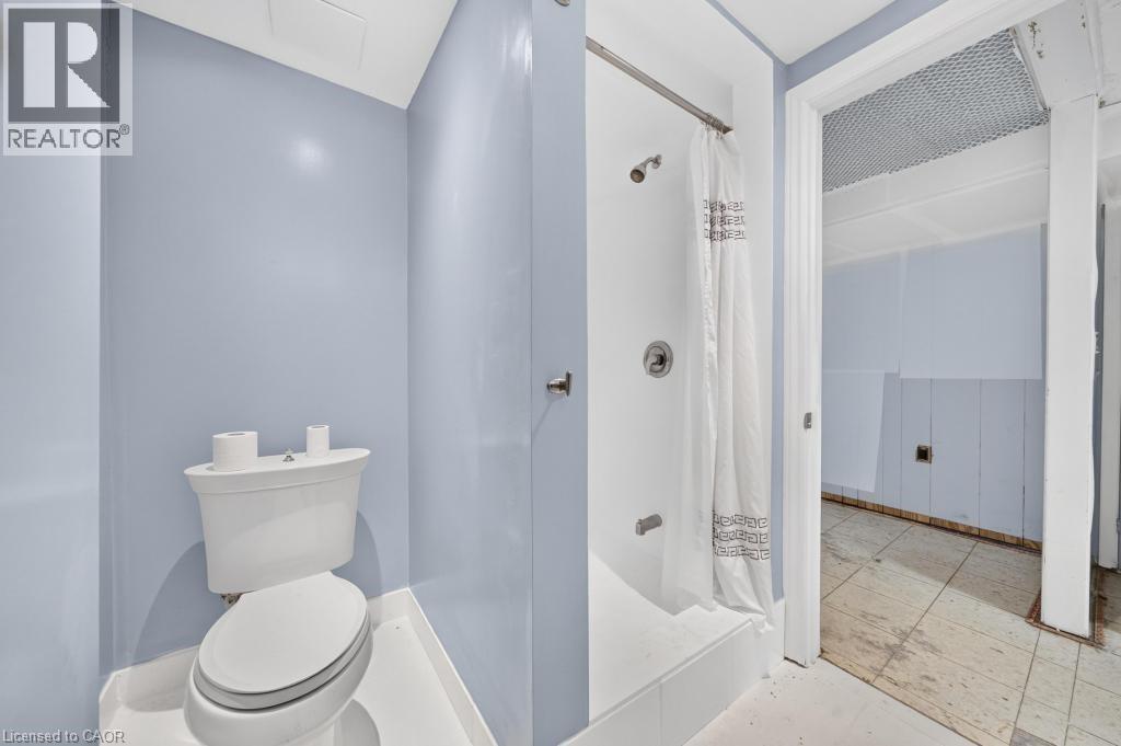 662 Montego Crescent Property Photo 40