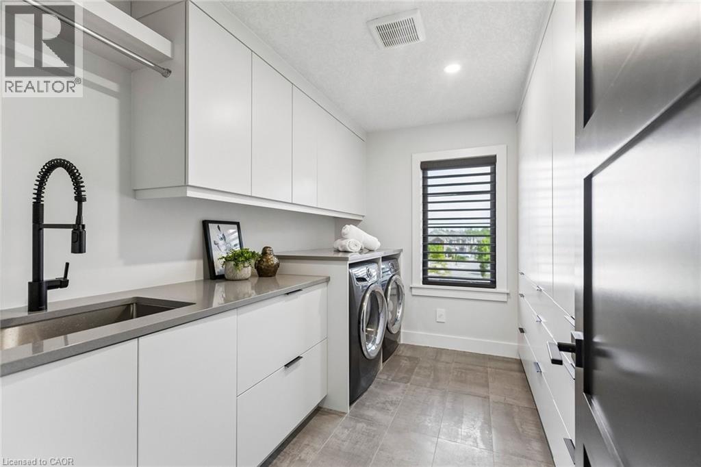 95 Pondcliffe Drive Property Photo 29