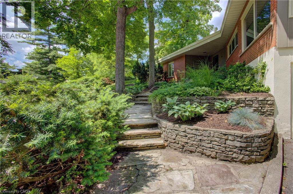 294 Algonquin Drive Property Photo 5