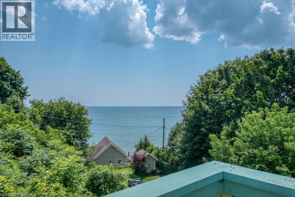 210 Hillside Avenue Property Photo 4