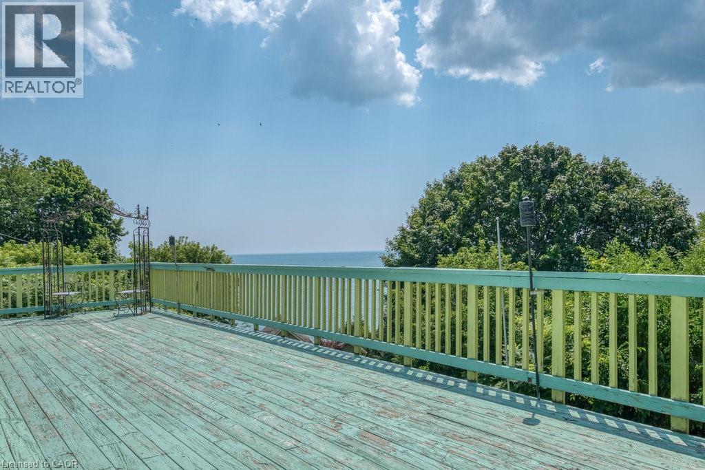 210 Hillside Avenue Property Photo 5