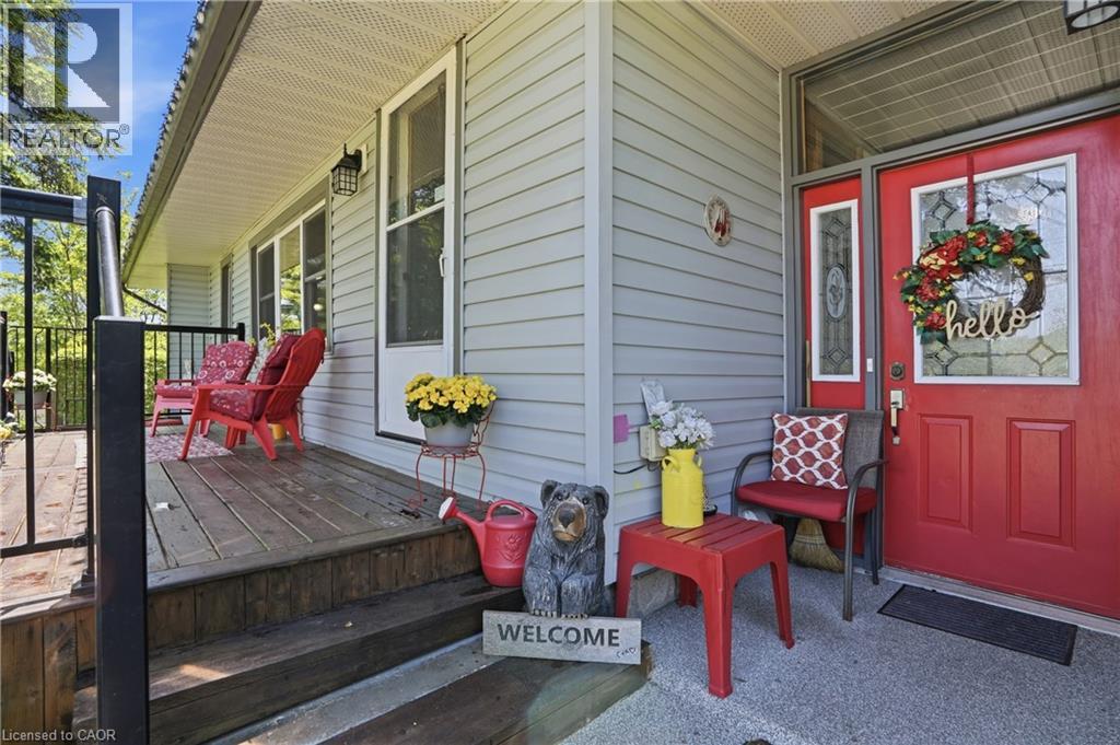 925 Highway 6 N Property Photo 2