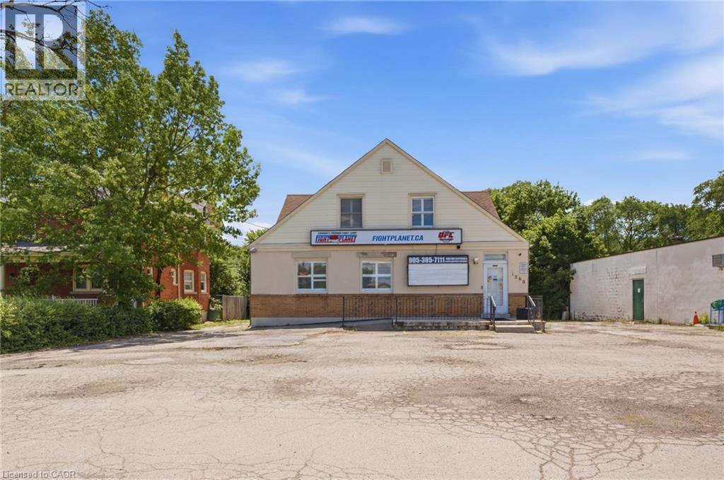 1260 Highway 8 Property Photo 1