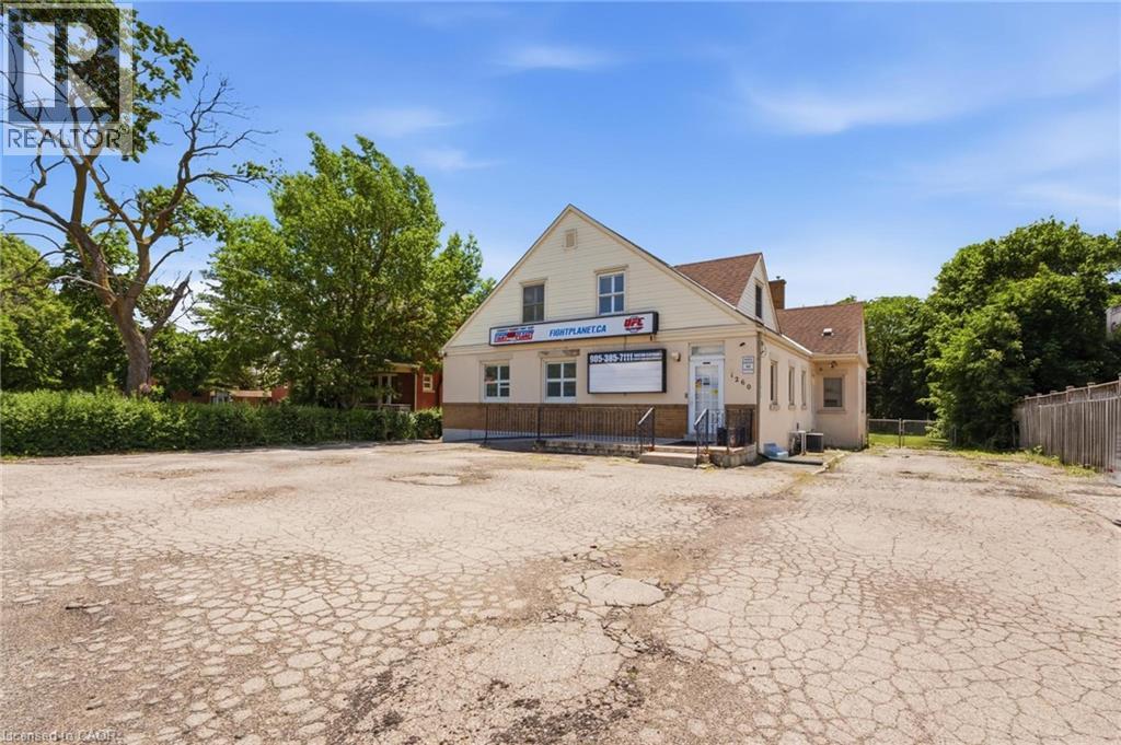 1260 Highway 8 Property Photo 2