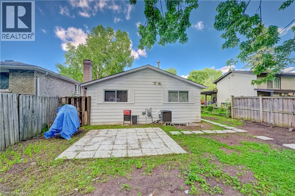 53 Helene Crescent Property Photo 8