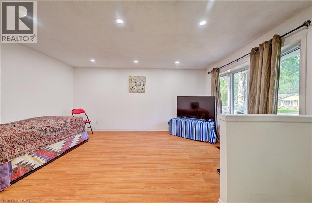 53 Helene Crescent Property Photo 12