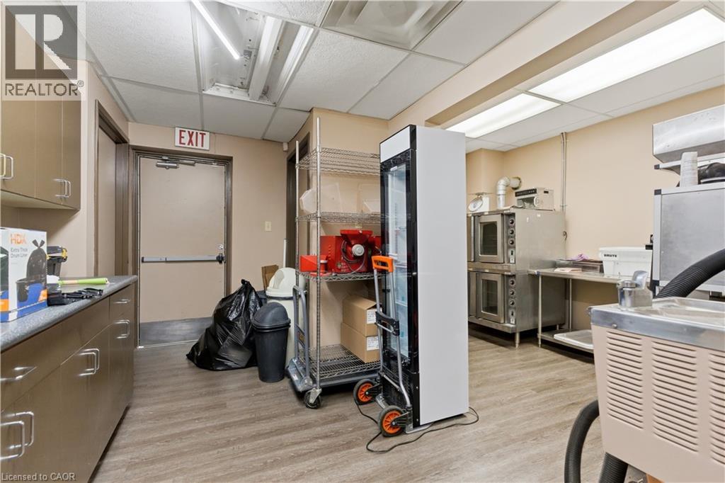 389 Dundas Street Property Photo 6