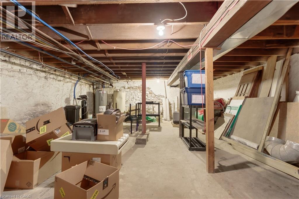 389 Dundas Street Property Photo 8