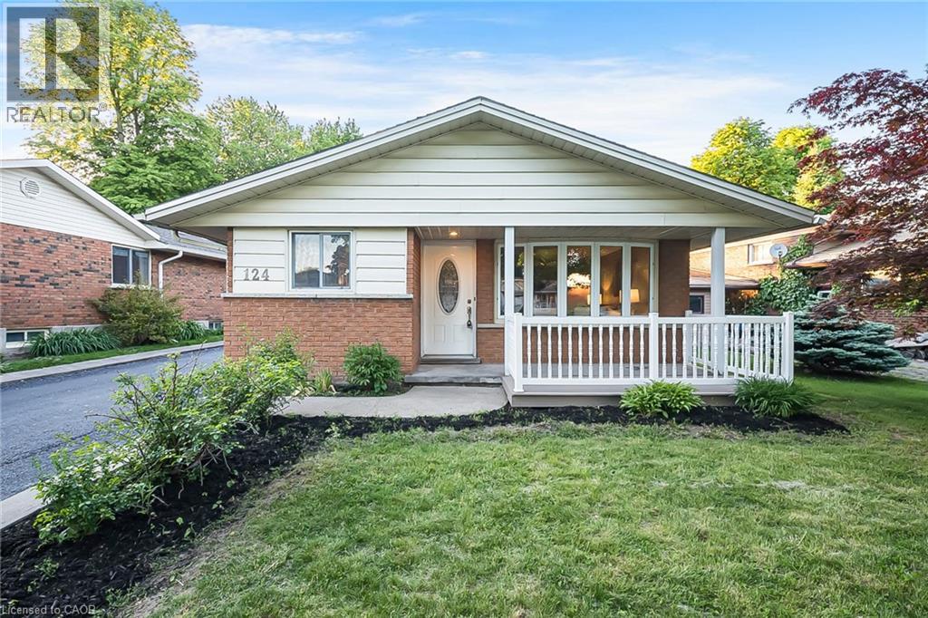 124 DUNSMERE Drive Property Photo 1