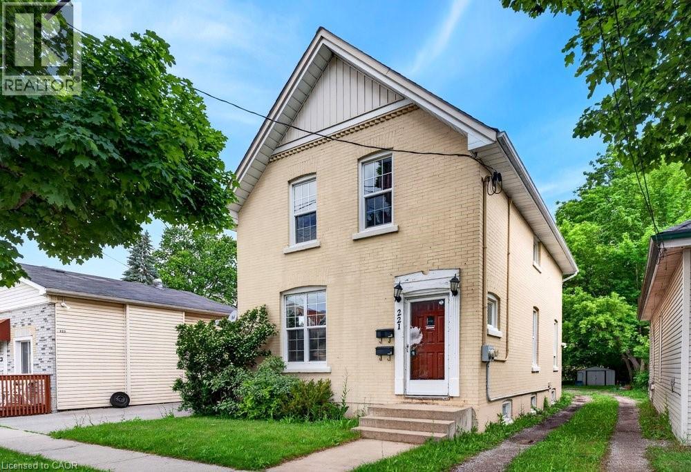 221 Grand River Avenue Photo de la propriété 1