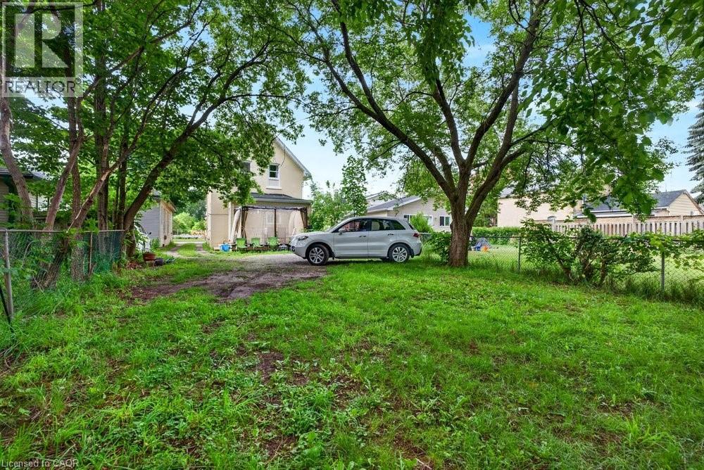 221 Grand River Avenue Property Photo 26
