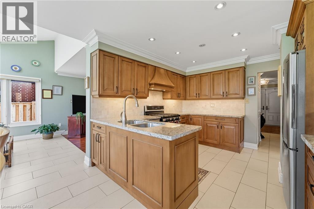 3043 Vanderbilt Road Property Photo 5