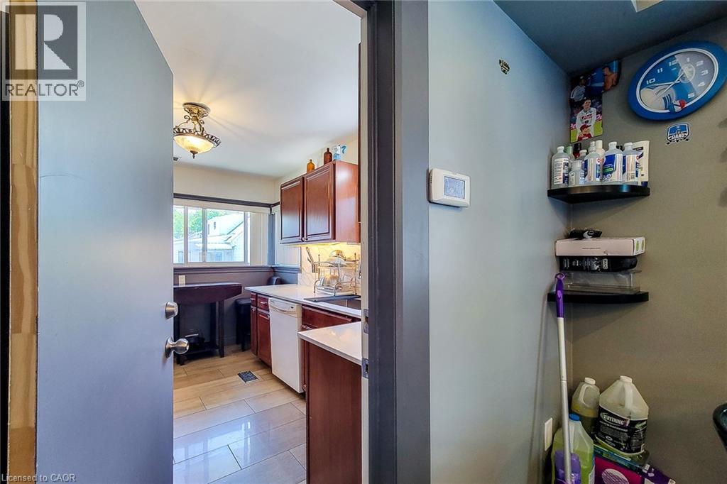 29 King Street W Property Photo 23