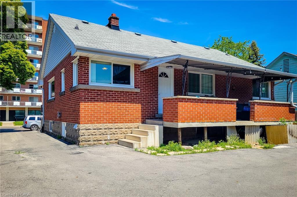 29 King Street W Property Photo 29