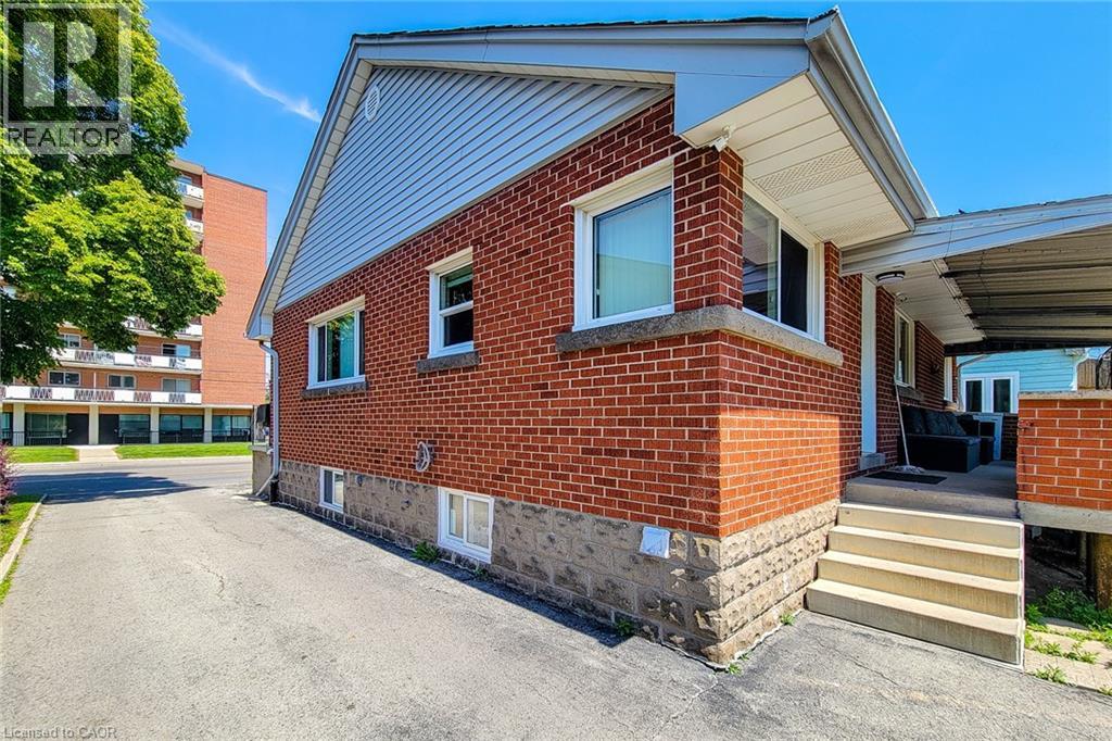 29 King Street W Property Photo 32