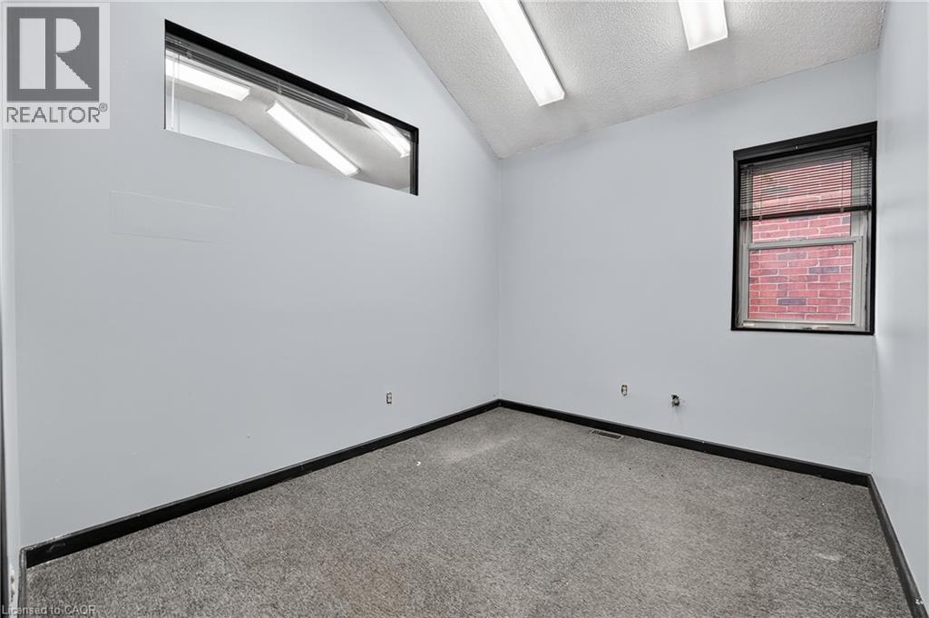 75 Young Street Property Photo 8