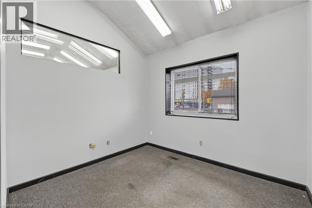 75 Young Street Property Photo 10