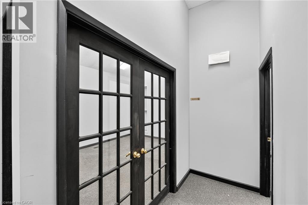 75 Young Street Property Photo 11