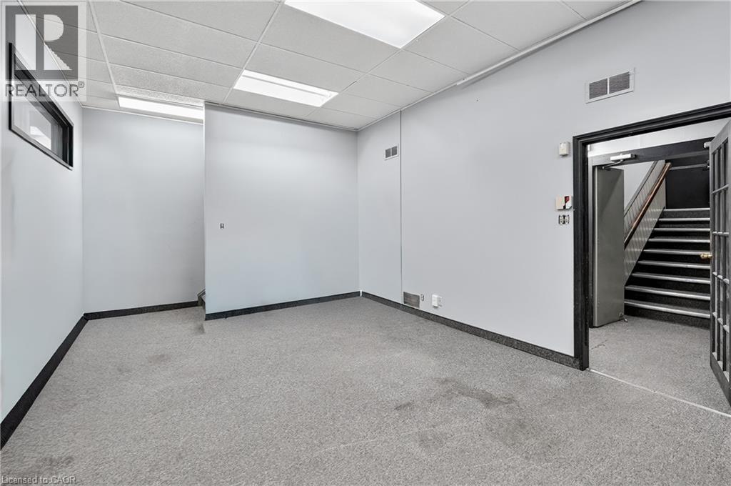 75 Young Street Property Photo 15