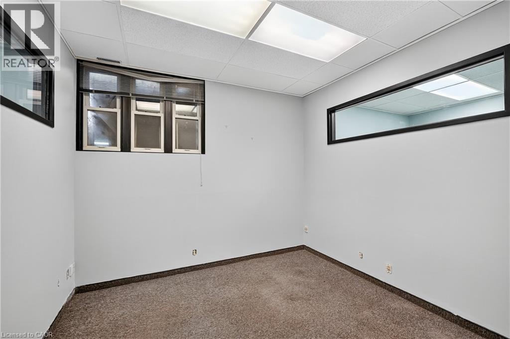 75 Young Street Property Photo 18