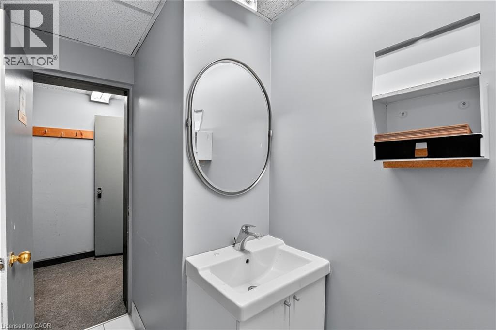 75 Young Street Property Photo 20