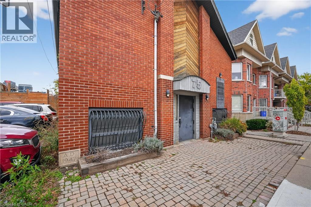 75 Young Street Property Photo 25
