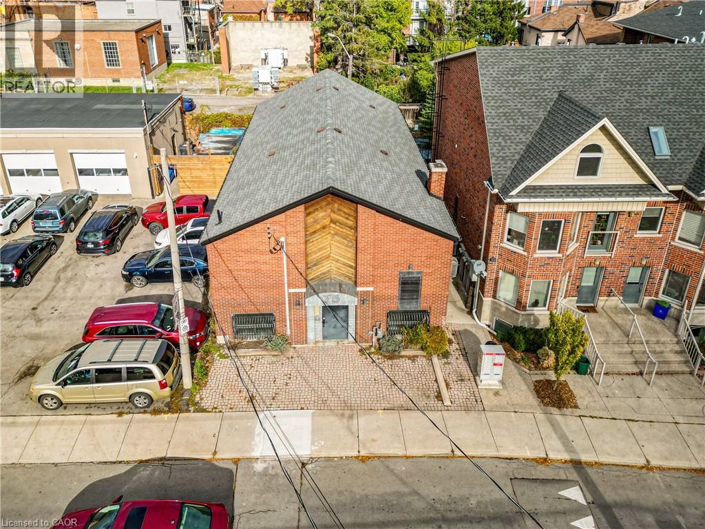 75 Young Street Property Photo 26
