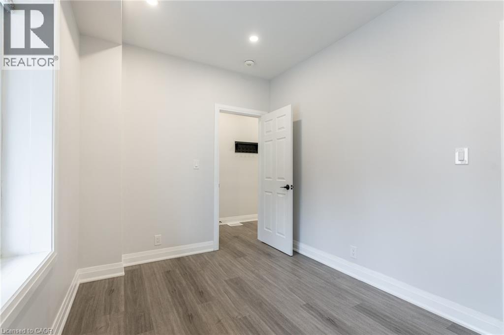 536 Cannon Street E Property Photo 6