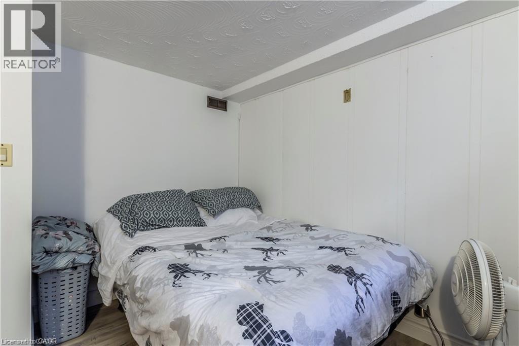 404 Queenston Road Property Photo 10