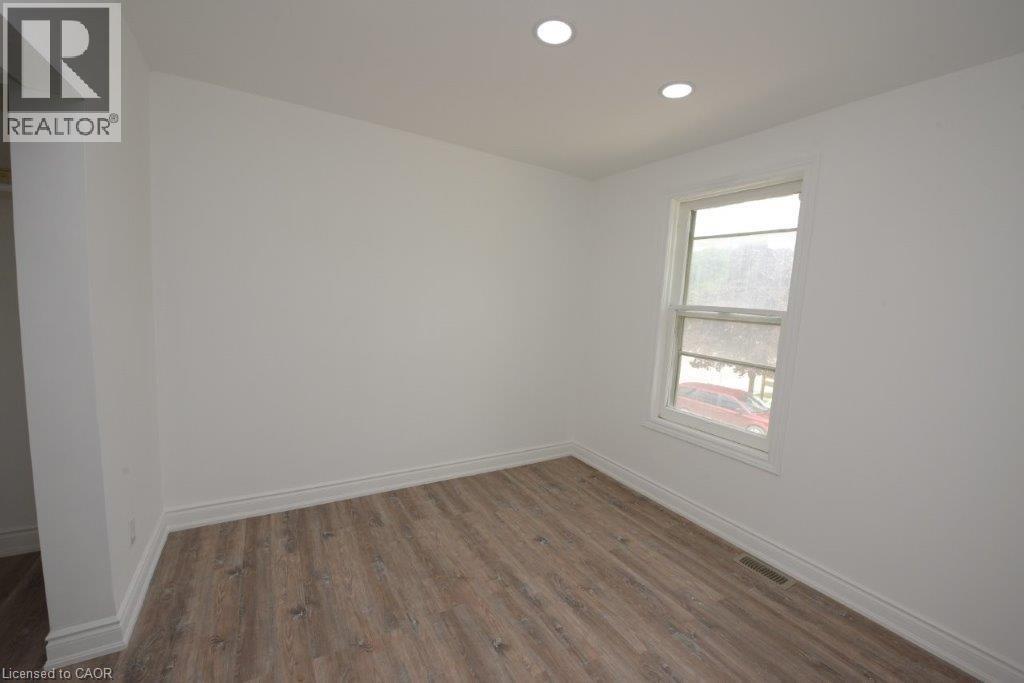 79-71 Cedar Street Property Photo 6