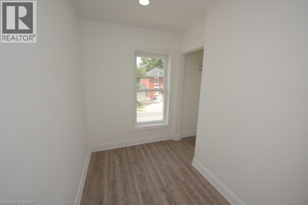 79-71 Cedar Street Property Photo 9
