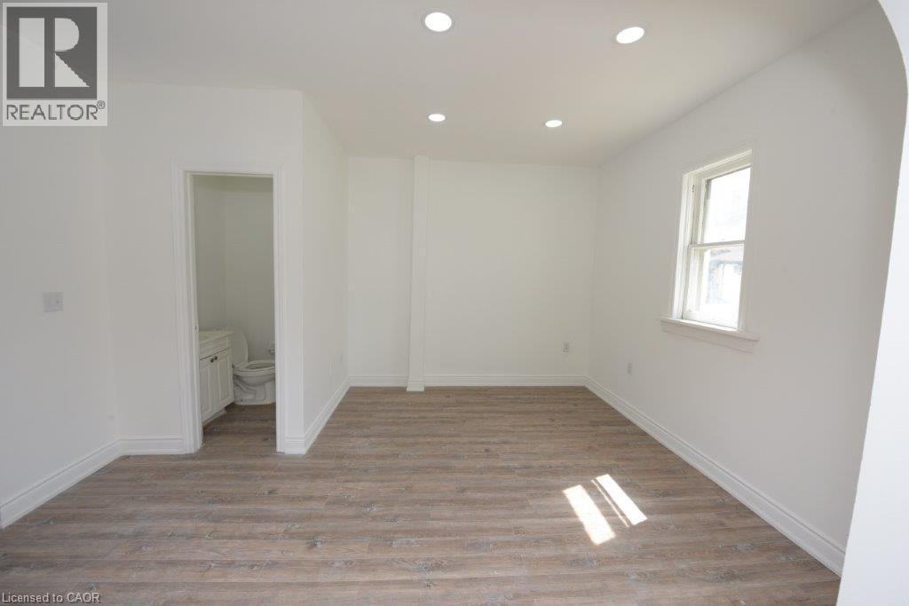 79-71 Cedar Street Property Photo 14