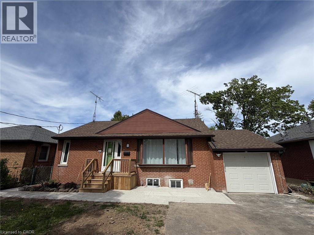 377 Martin Street Unit# Upper Property Photo 1