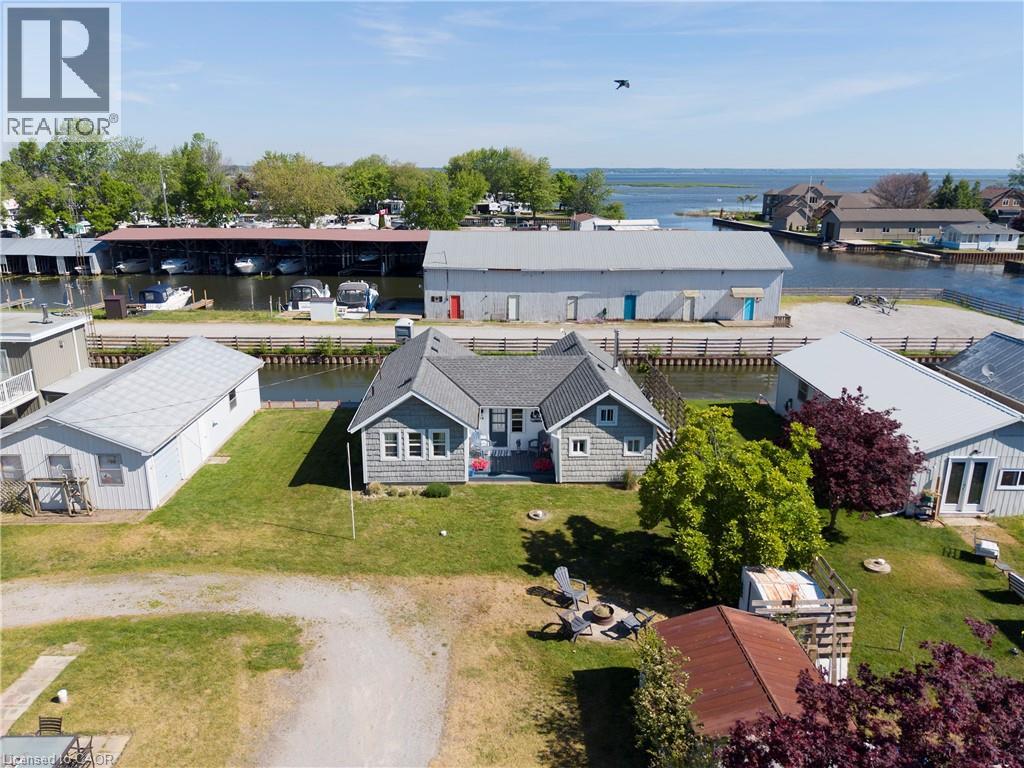 44 Erie Boulevard Property Photo 1