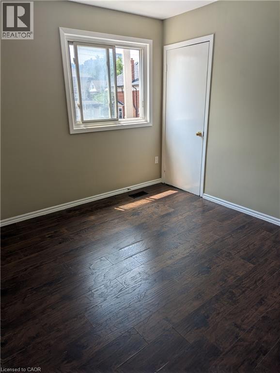 949 E Main Street E Property Photo 2