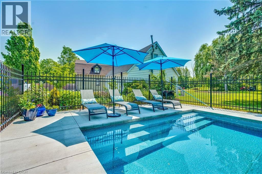 519 Queenston Road Property Photo 3