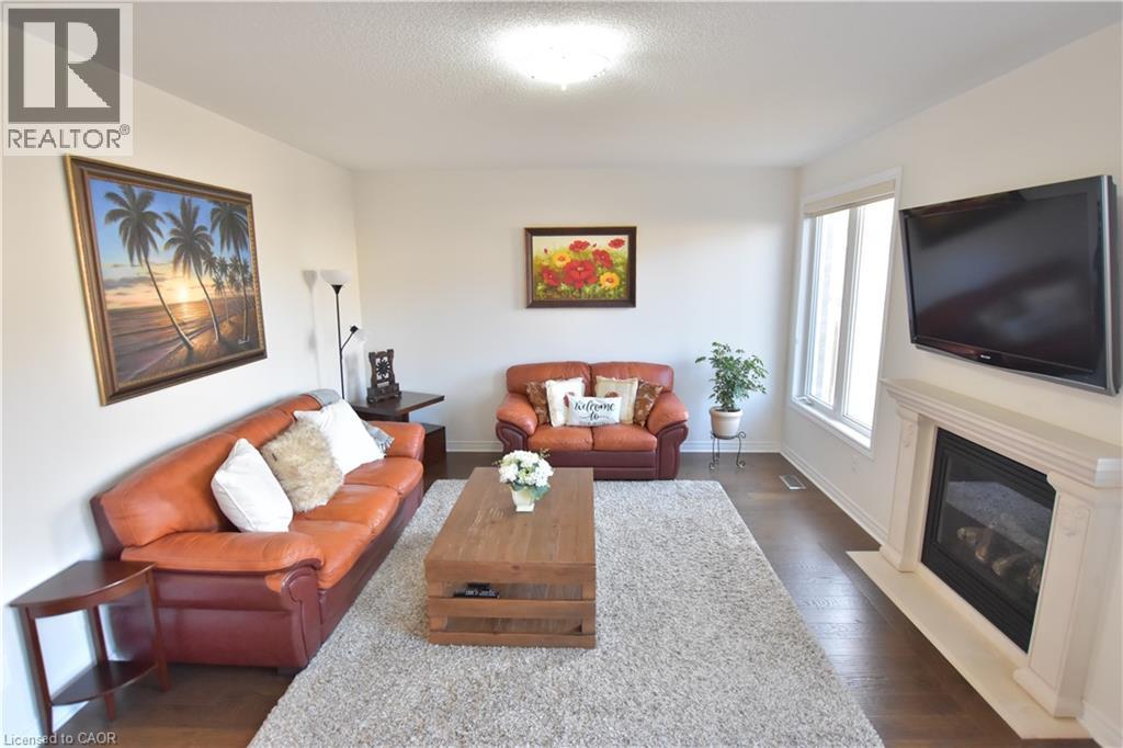 512 Terrington Crescent Property Photo 4