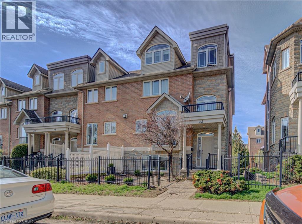 32 BRUCE Street Property Photo 1