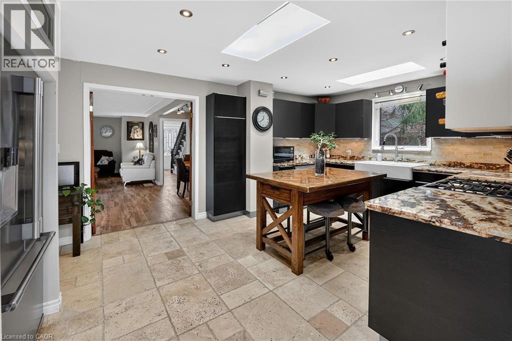 3555 Campden Road Property Photo 8