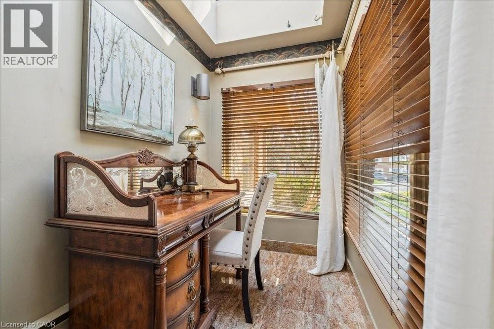 7 Lakegate Drive Property Photo 21