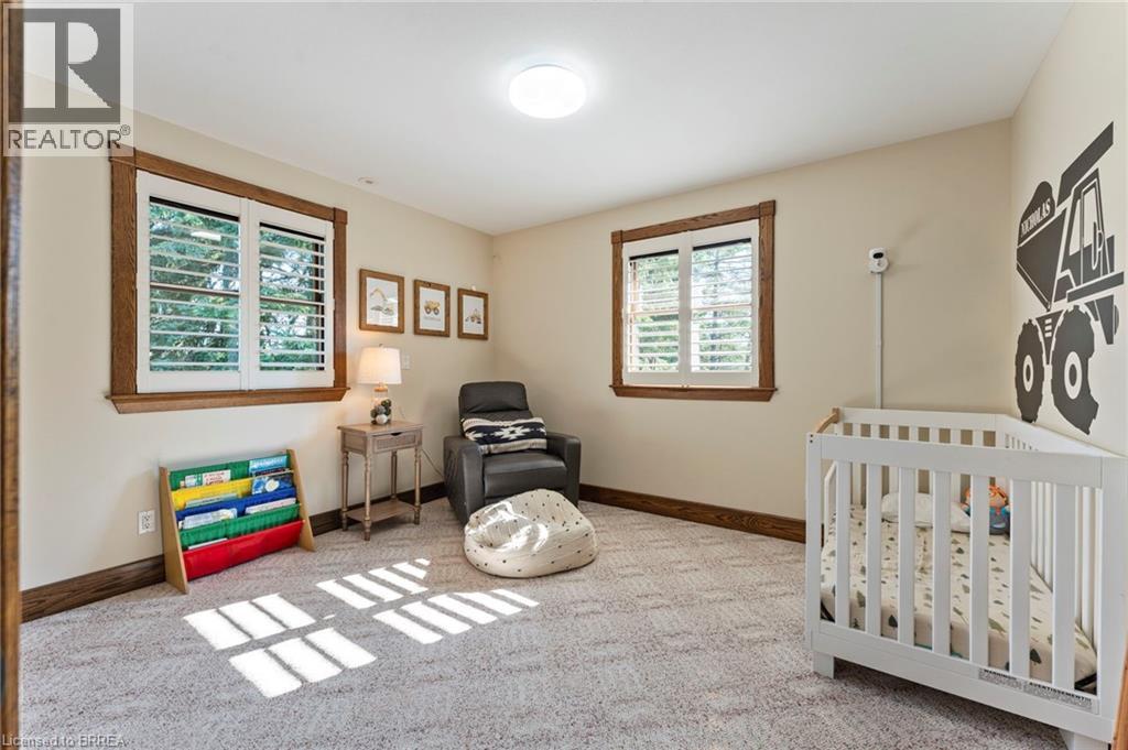 182 Governors Road E Property Photo 18